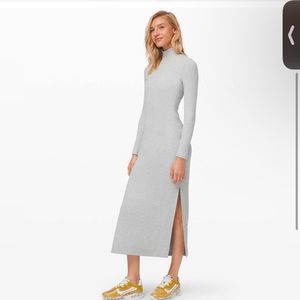 Searching Lululemon Kitsilano dress size 2, light grey color.